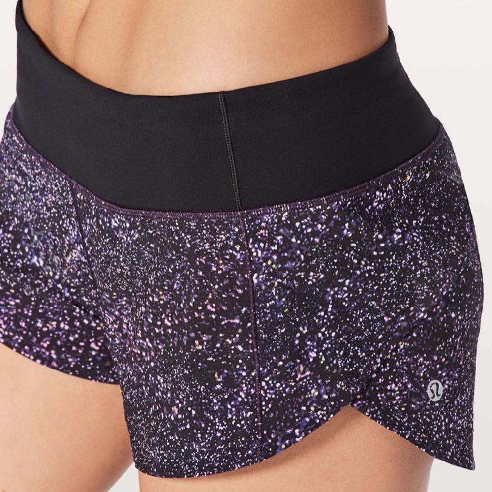 Lululemon 2.5 in. shorts sz 4